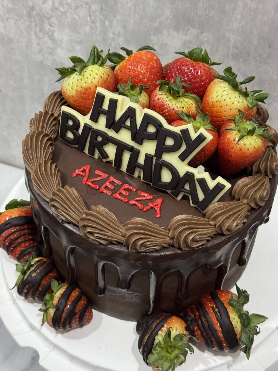 7 inch Wholecake - KETO Chocolate Moist Cake with Keto Chocolate Ganache With Decoration Strawberry and Sugar Free HAPPY BIRTHDAY